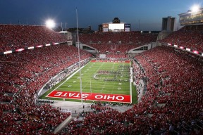 AIYOUXI.COM-李娜亲自指导青少年练习基本步伐，李娜训练是自费吗