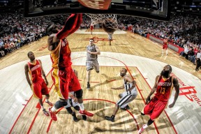 AYX体育-南非女队短距离项目再传捷报，南非女运动员